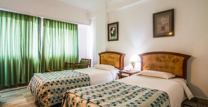 Hotel Chariot Csennai Kültér fotó