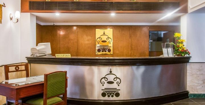 Hotel Chariot Csennai Kültér fotó