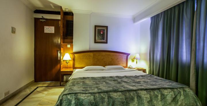 Hotel Chariot Csennai Kültér fotó
