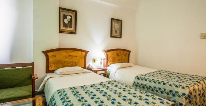 Hotel Chariot Csennai Kültér fotó