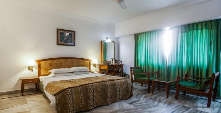 Hotel Chariot Csennai Kültér fotó